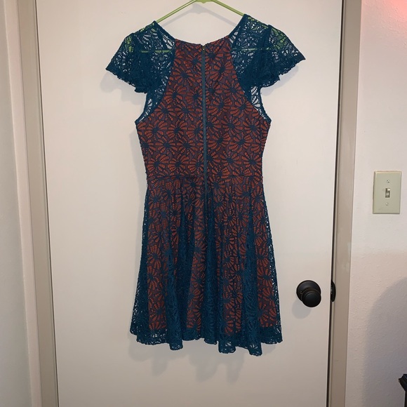 Cap Sleeve Dress - Picture 5 of 13